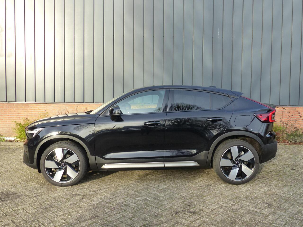 Volvo EC40 Extended Range Plus 82 kWh |Electr. verst. stoelen| Lederen bekleding| Digitale achteruitkijkspiegel|