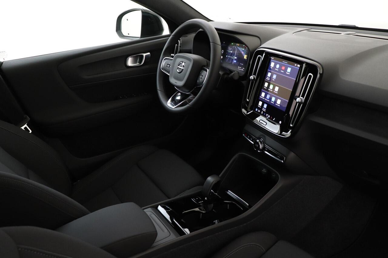 Volvo EC40 SM PLUS 69 kWh -PANO.DAK|KEY-LESS|20"|GETINT.GLAS|ADAP.CRUISE