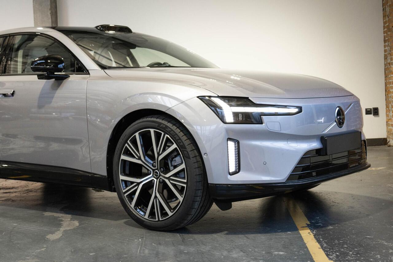 Volvo ES90 Single Motor Ext. R. Ultra Launch Edition 92 kWh | Luchtvering | Elektrochromatisch panoramadak | Geventileerde voor- en achterstoelen | Bowers & Wilkins | Pilot assist | 22 inch. lichtmetalen velgen | Stoel- /stuurwielverwarming | Verwarmde achterbank