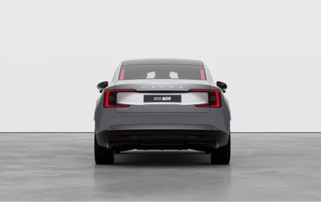 Volvo ES90 333PK Extended Range Ultra 92 kWh Luchtvering / Bowers & Wilkins / 22" / Pilot Assist Pack / Visual Park assist / Geventileerde voor- en achterstoelen / Panoramadak / Massagefunctie voorstoelen / Soft Close / HD Pixel LED koplampen