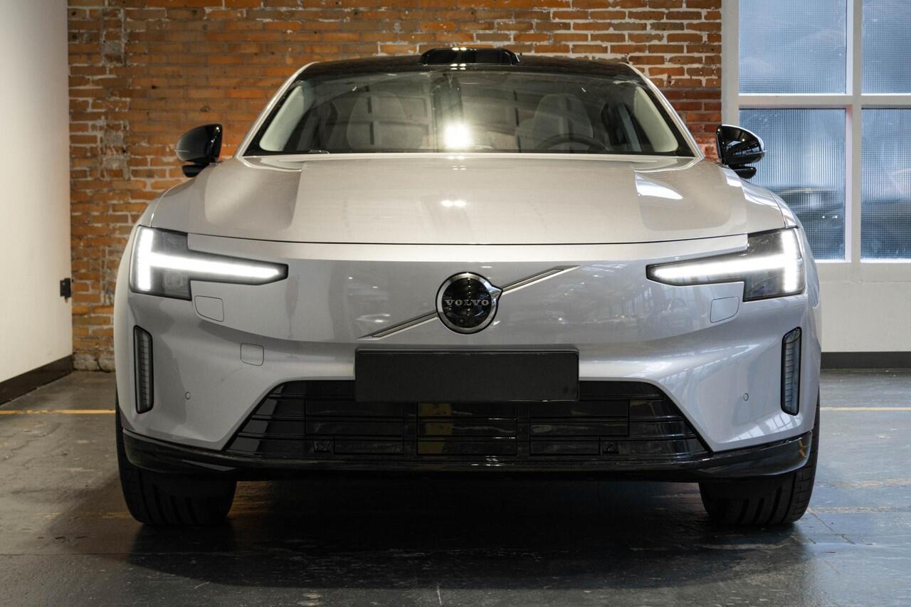 Volvo ES90 Single Motor Ext. R. Ultra Launch Edition 92 kWh | Luchtvering | Elektrochromatisch panoramadak | Geventileerde voor- en achterstoelen | Bowers & Wilkins | Pilot assist | 22 inch. lichtmetalen velgen | Stoel- /stuurwielverwarming | Verwarmde achterbank