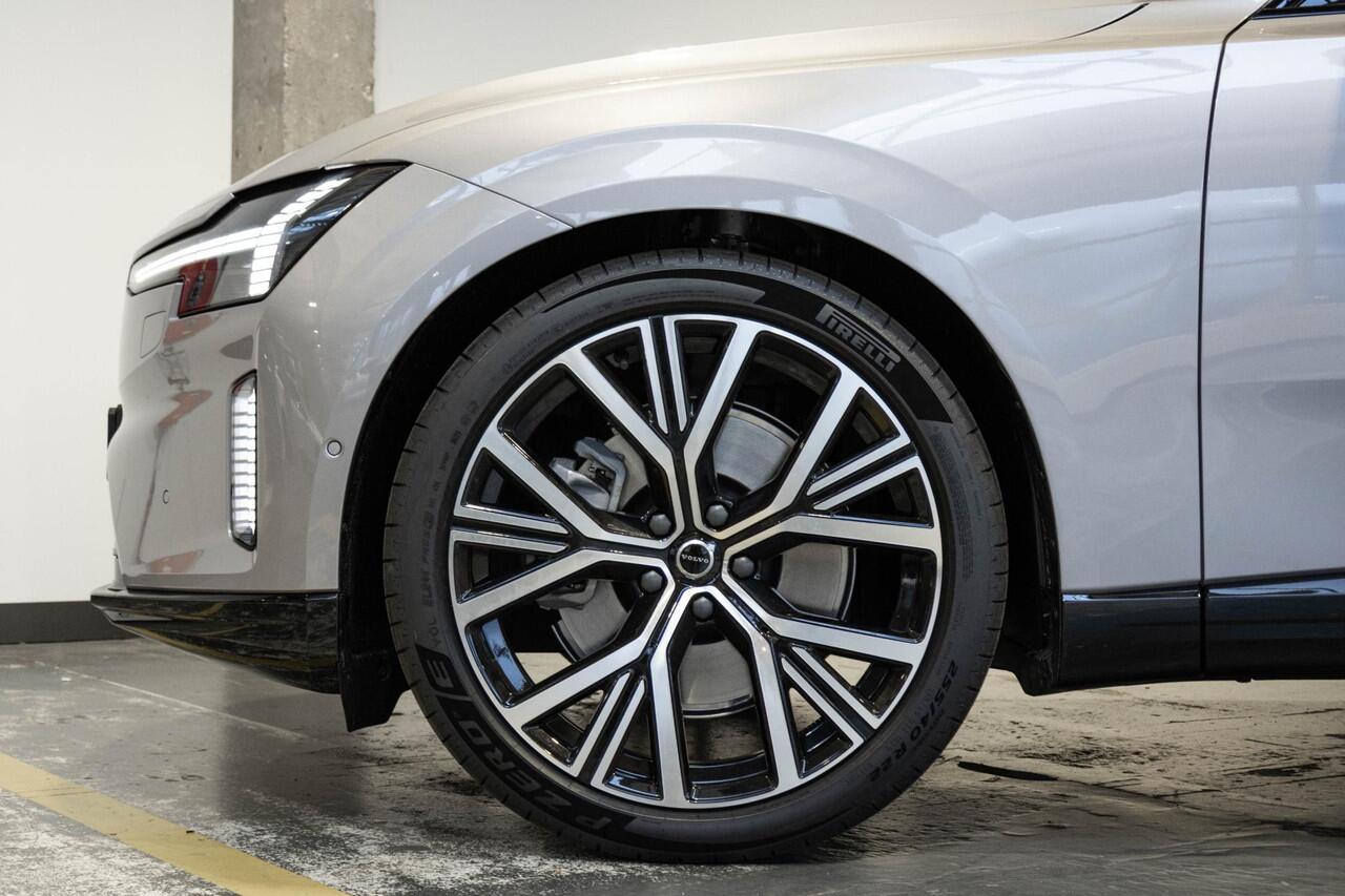 Volvo ES90 Single Motor Ext. R. Ultra Launch Edition 92 kWh | Luchtvering | Elektrochromatisch panoramadak | Geventileerde voor- en achterstoelen | Bowers & Wilkins | Pilot assist | 22 inch. lichtmetalen velgen | Stoel- /stuurwielverwarming | Verwarmde achterbank