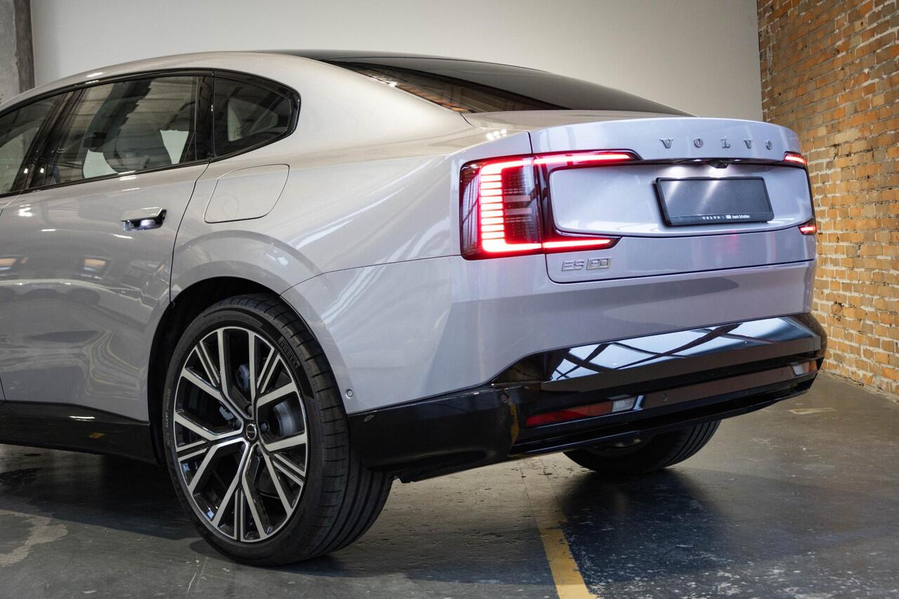 Volvo ES90 Single Motor Ext. R. Ultra Launch Edition 92 kWh | Luchtvering | Elektrochromatisch panoramadak | Geventileerde voor- en achterstoelen | Bowers & Wilkins | Pilot assist | 22 inch. lichtmetalen velgen | Stoel- /stuurwielverwarming | Verwarmde achterbank