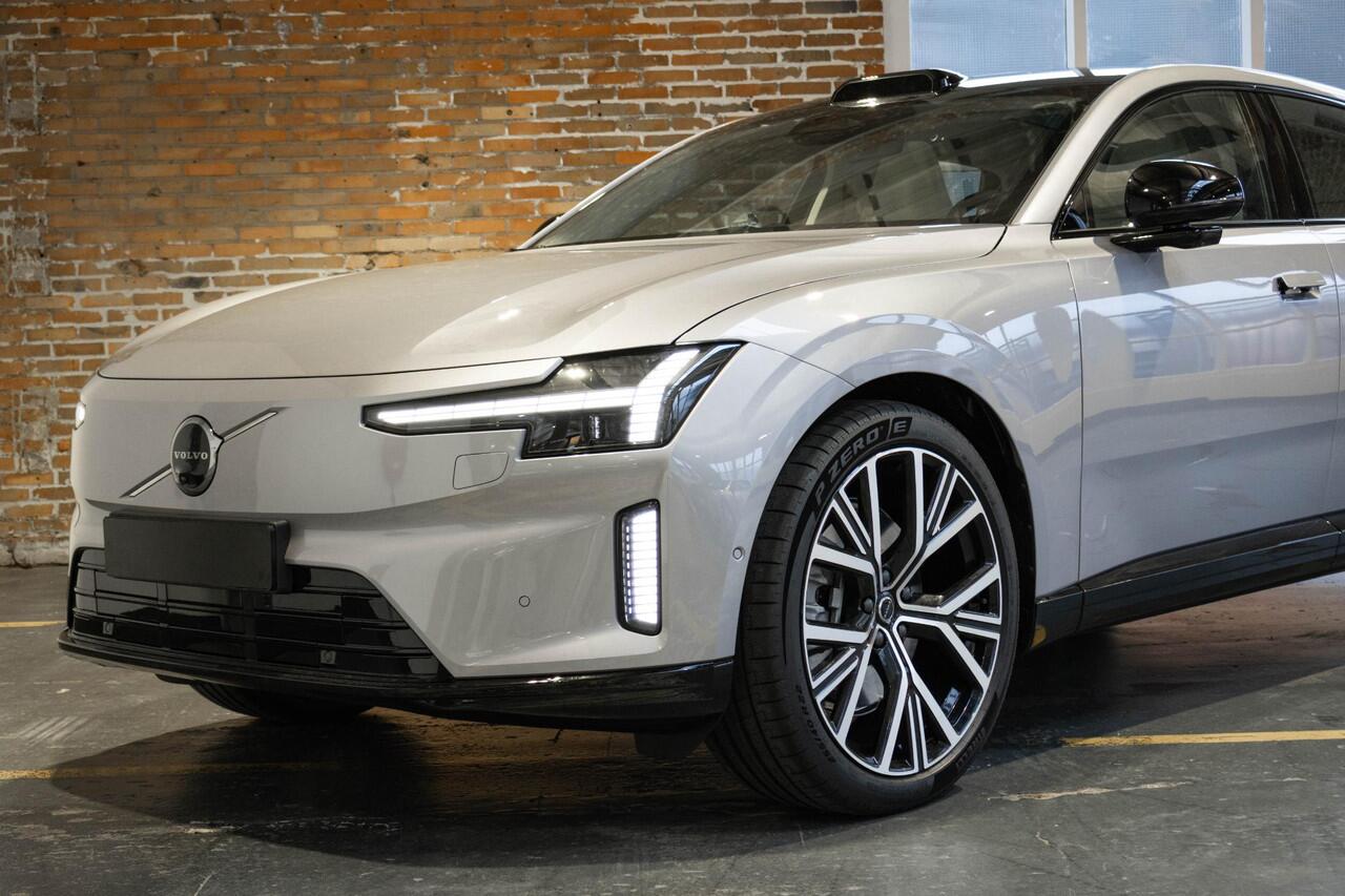 Volvo ES90 Single Motor Ext. R. Ultra Launch Edition 92 kWh | Luchtvering | Elektrochromatisch panoramadak | Geventileerde voor- en achterstoelen | Bowers & Wilkins | Pilot assist | 22 inch. lichtmetalen velgen | Stoel- /stuurwielverwarming | Verwarmde achterbank