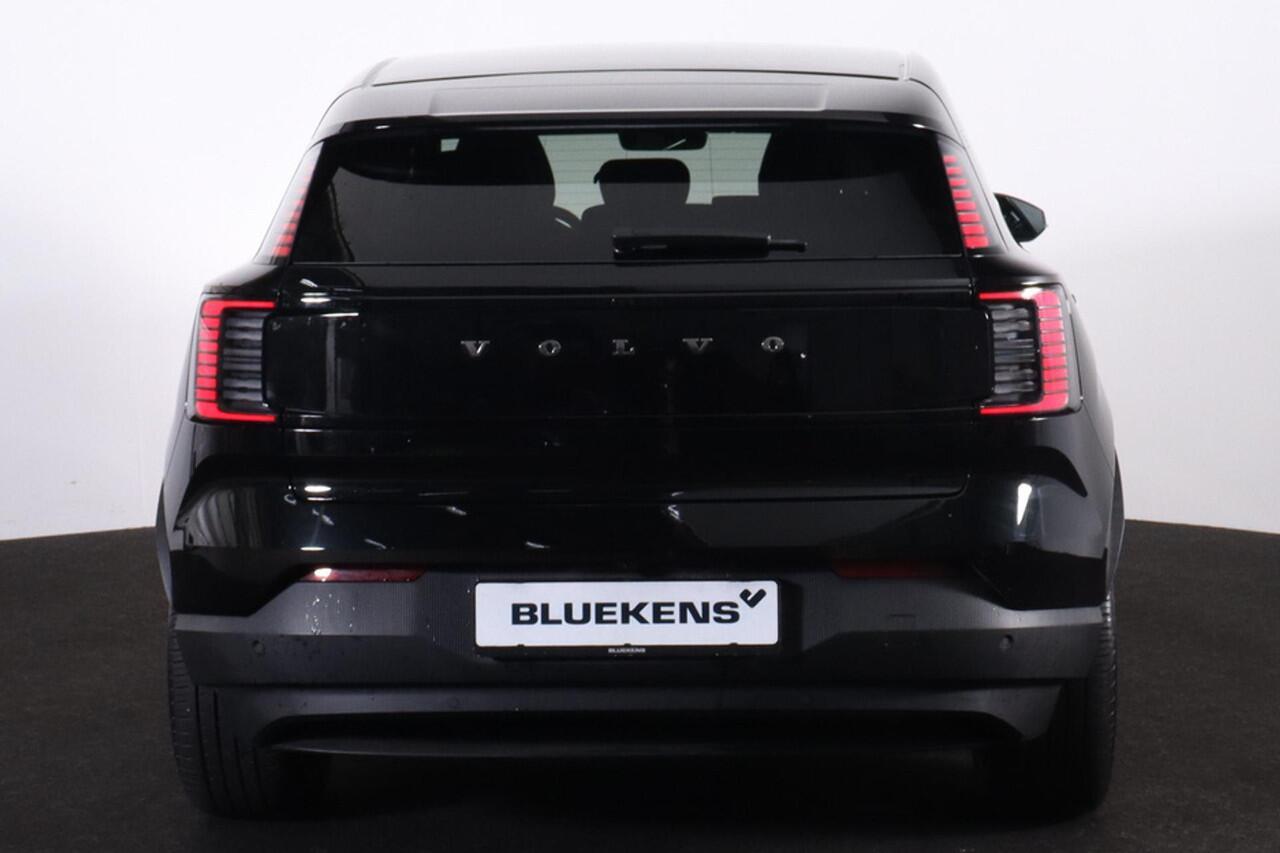 Volvo EX30 Single Motor Extended Range Plus 69 kWh - Adaptive Cruise Control - Climate pack - Parkeercamera achter - Elektrisch bedienbare voorstoelen - Verwarmde voorstoelen & stuur - Parkeersensoren voor & achter - Draadloze tel. lader - Extra getint glas - 20' LM