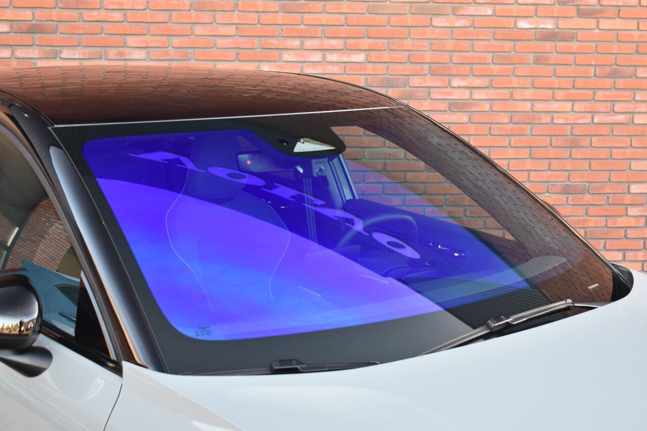 Volvo EX30 Extended Range 272PK Plus | Climate | Cameleon tint | Dashcam | Harman & Kardon |