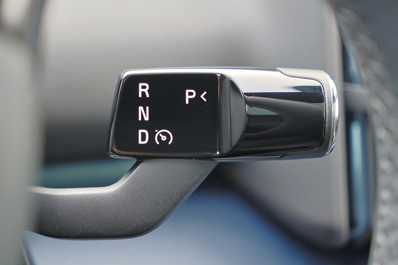 Volvo EX30 Extended Range Ultra 69 kWh - IntelliSafe Assist - Parkeersensoren voor & achter - Elektr. bedienb. bestuurdersstoel met geheugen - 19' LMV