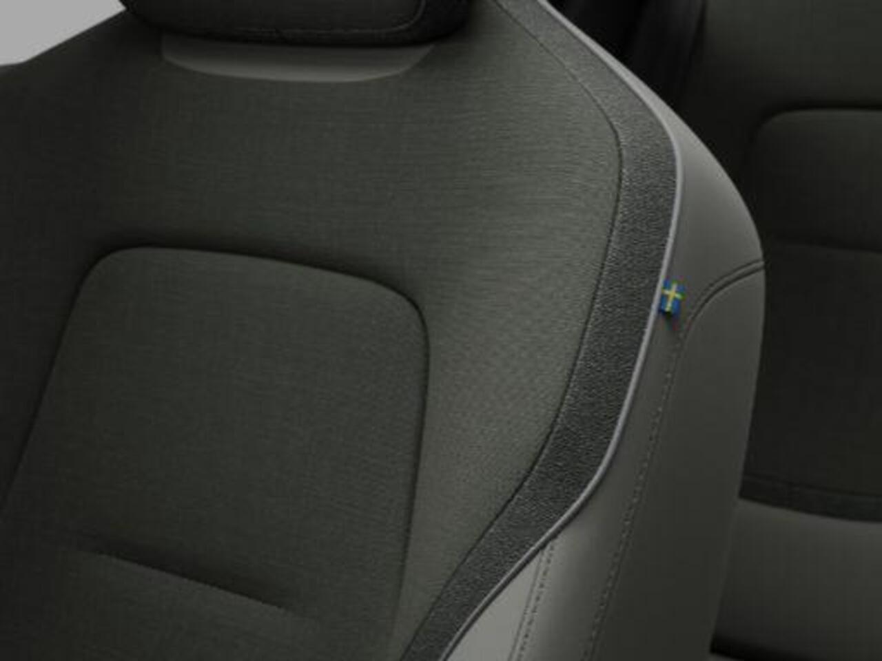 Volvo EX30 Single Motor Extended Range Plus Europa 69 kWh | Privacy Glas | Harman/Kardon | Pine Interior | Nieuw uit voorraad leverbaar! |