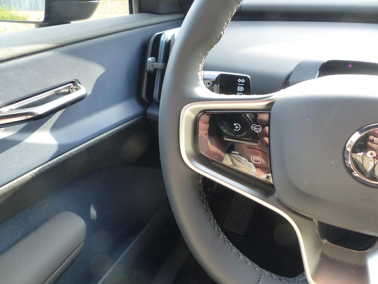 Volvo EX30 Single Motor Extended Range Plus 69 kWh |Climate| 20 inch|