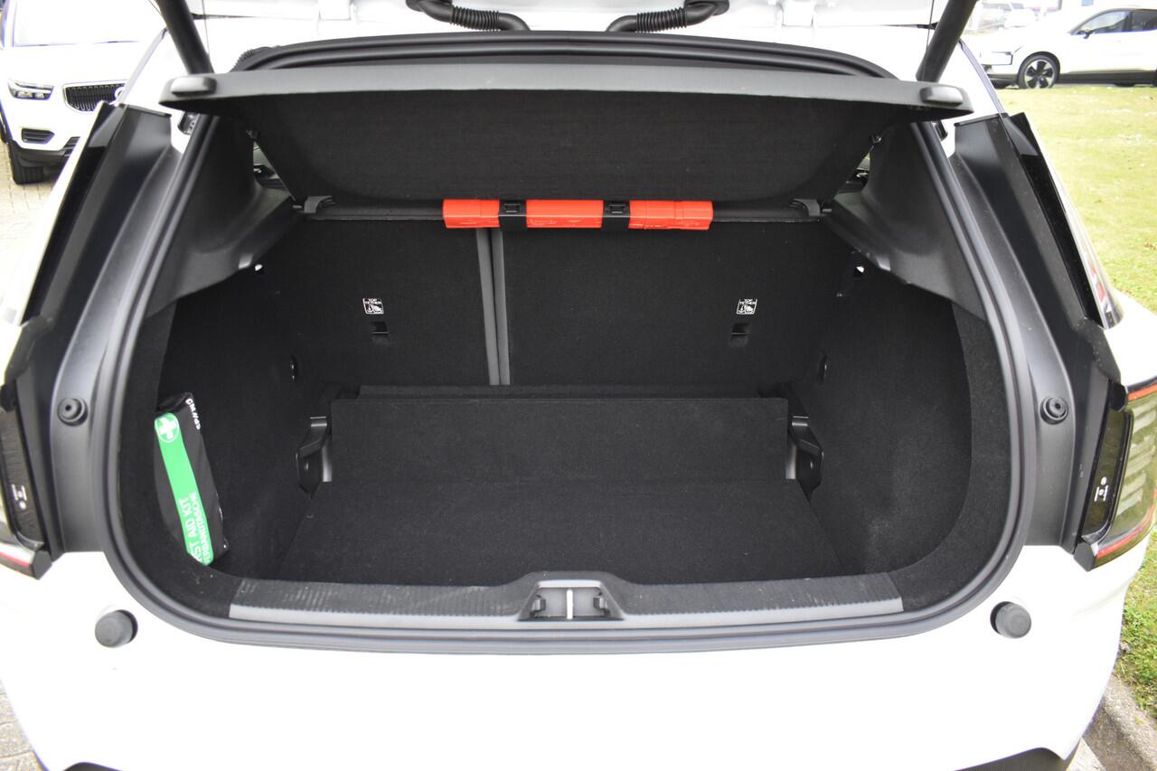 Volvo EX30 Extended Range Plus 69 kWh | ACC | Blis | H&K | Camera | 19"LMV | Elektr. klep