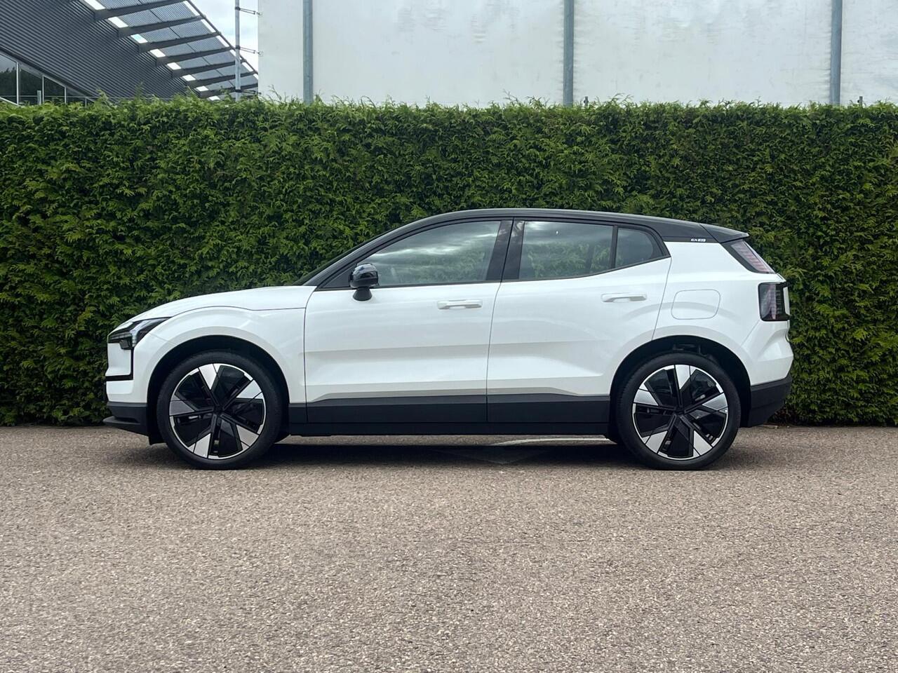 Volvo EX30 Single Motor Extended Range Plus 69 kWh | 20 inch Aero wielen | Nieuw uit voorraad | LAAGSTEPRIJS garantie