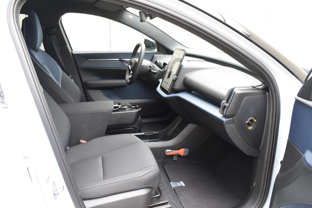 Volvo EX30 272PK Single Motor Extended Range Plus 69 kWh / Climate pack / Cloud Blue / 20 Inch Velgen