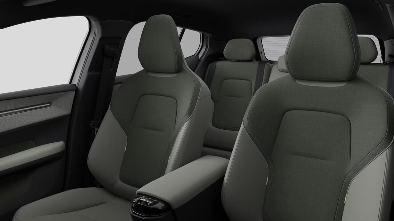 Volvo EX30 SINGLE MOTOR EXTENDED RANGE PLUS 69 kWh -GETINT.GLAS|CAMERA|HK-AUDIO|ADAP.CRUISE|BLIS|PINE