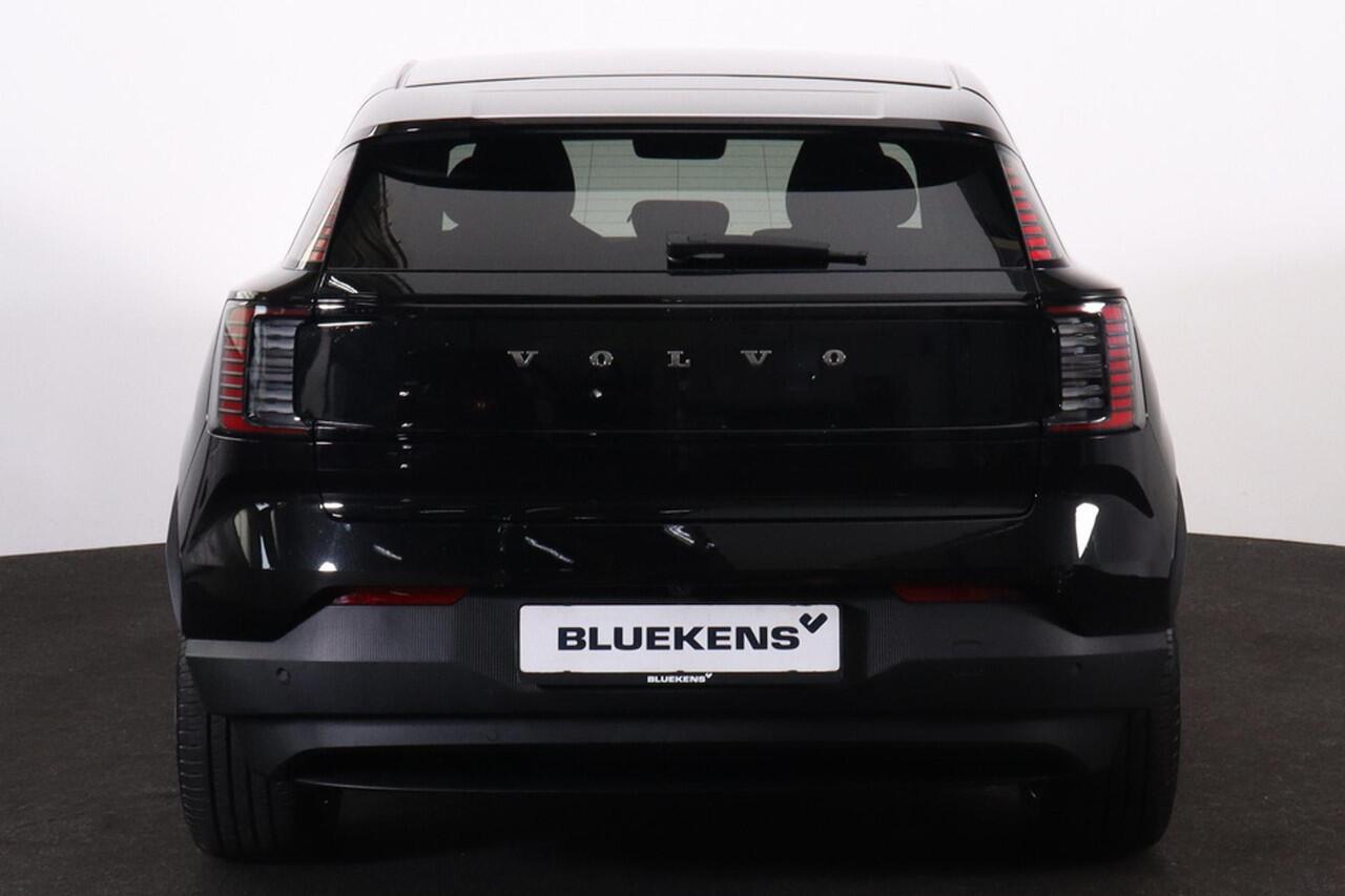 Volvo EX30 Extended Range Plus 69 kWh - Adaptive Cruise Control - Harman/Kardon audio - Parkeercamera achter - Parkeersensoren voor & achter - Apple Carplay - Extra getint glas - 19' LMV