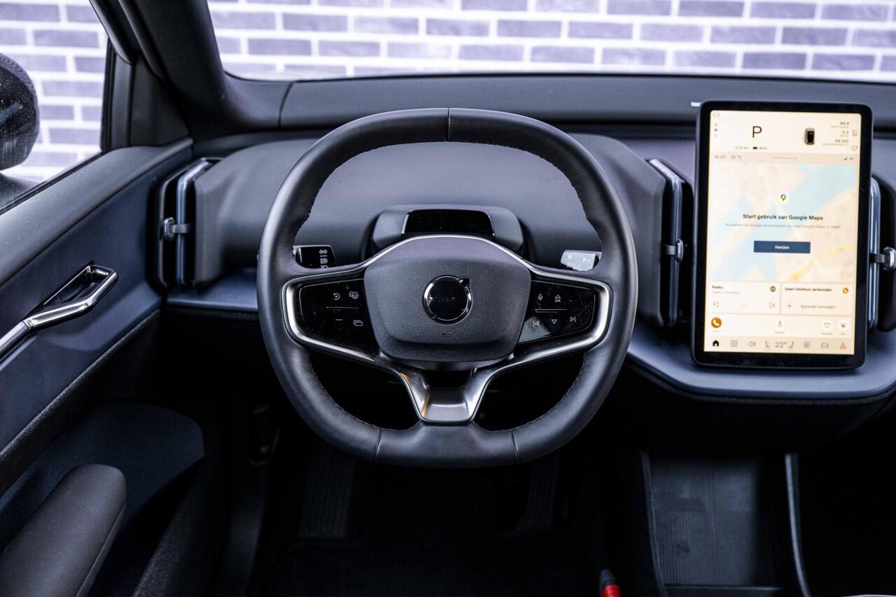 Volvo EX30 Single Motor Plus 51 kWh | Climate Pack | Stoel en Stuurverwarming | Keyless Entry | Zwart Dak | Adaptieve Cruise Control | Blis |