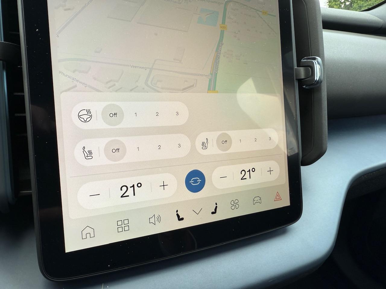 Volvo EX30 Single Motor Extended Range Plus 69 kWh Getint glas | Stoel / stuurverwarming | 20 inch | DEMO |