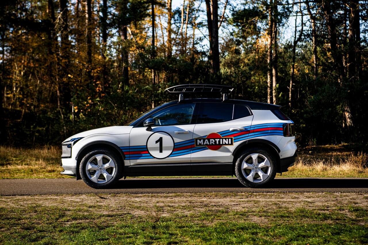 Volvo EX30 Cross Country Twin Motor Performance Ultra | Martini Editie | 4x4 | Adaptieve Cruise | Stoel-/Stuurverwarming | Keyless | 360 Camera | Panoramadak | Elektr. Stoelen | Harman Kardon Audio | Elek. Achterklep | Getint Glas
