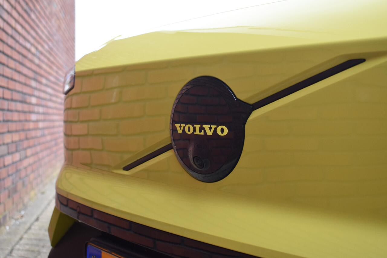 Volvo EX30 Twin Motor Performance 428PK Ultra | Full Options | 20'' | Climate | Getint glas | Black/Yellow Pack |
