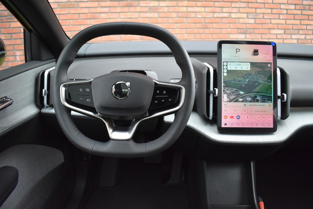 Volvo EX30 Twin Motor Performance 428PK Ultra | Full Options | 20'' | Climate | Getint glas | Black/Yellow Pack |