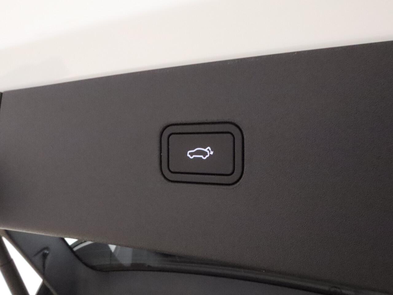 Volvo EX30 Extended Range Plus | All Season banden | Stoelverwarming | Extra getint glas