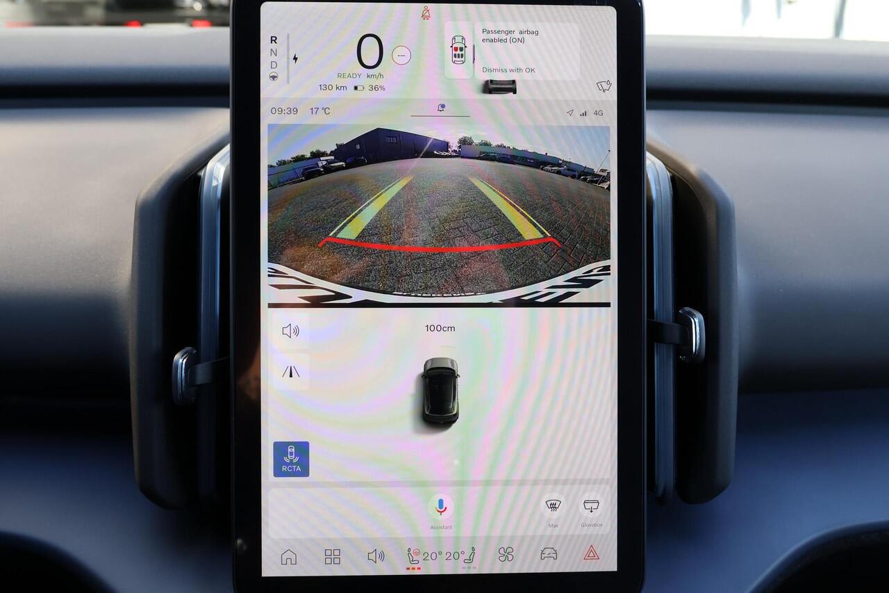 Volvo EX30 Single Motor Extended Range Ultra 69 kWh - 20' LMV - Getint glas v.a. B-stijl - Panoramadak - 360º Camera - Harman Kardon audio - Elektrisch bedienbare voorstoelen - Adaptive Cruise Control - Pilot Assist - BLIS dodehoekassistentie - Keyless Drive - Elekt