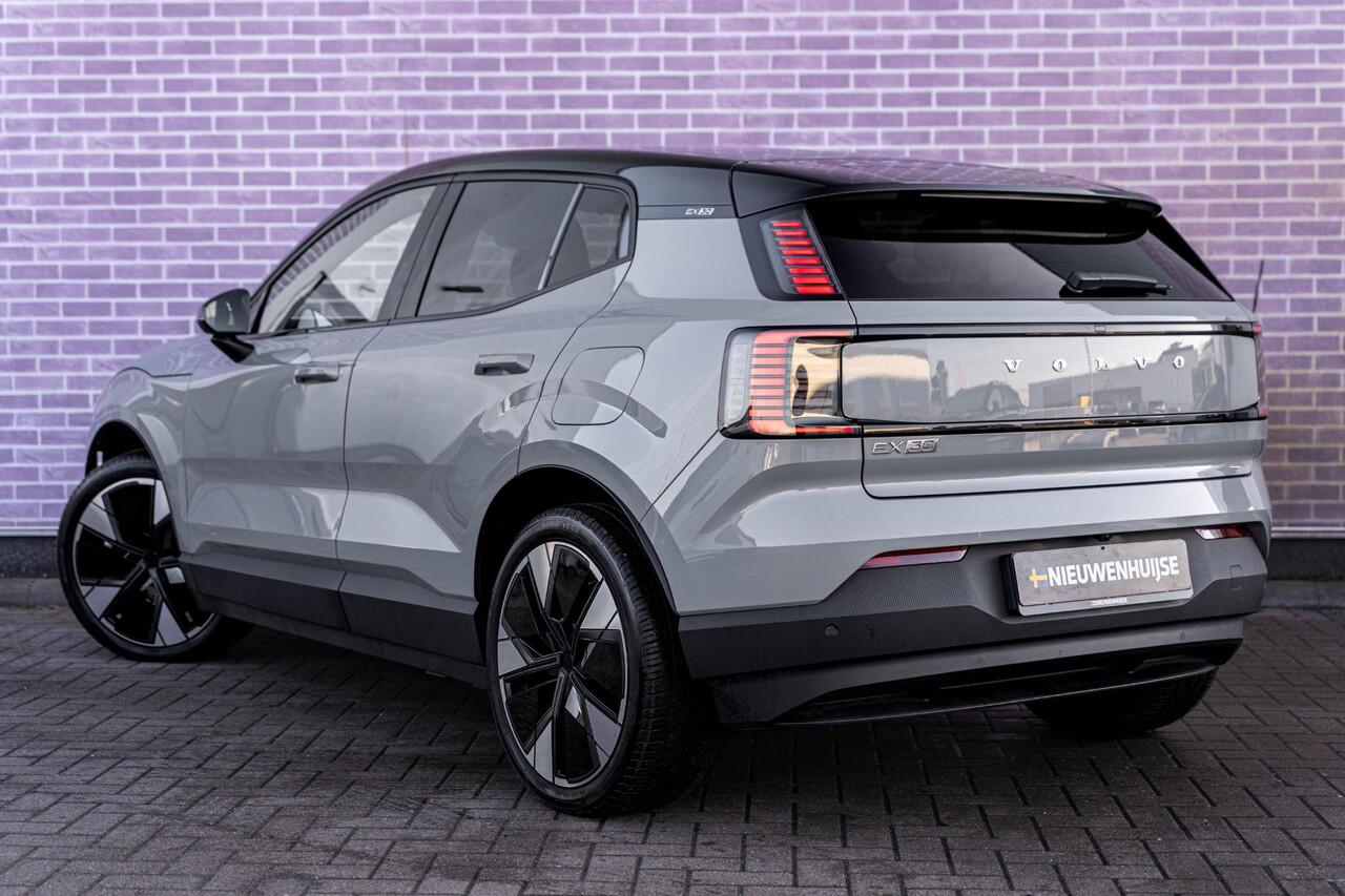 Volvo EX30 Twin Motor AWD Performance 69 kWh Plus | Google | Stoel-/Stuurverwarming | Keyless Entry | Camera | Adaptieve Cruise Control | 20" wielen | Elektrische Achterklep | Getint Glas | Warmtepomp | Dodehoekdetectie |