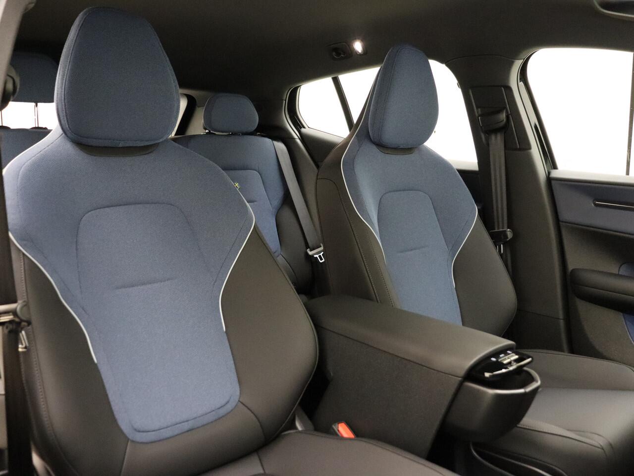 Volvo EX30 Extended Range Plus / NIEUW / DIRECT LEVERBAAR / 20'' / METALLIC LAK / ACC / BLIS / ELEKTR. ACHTERKLEP /