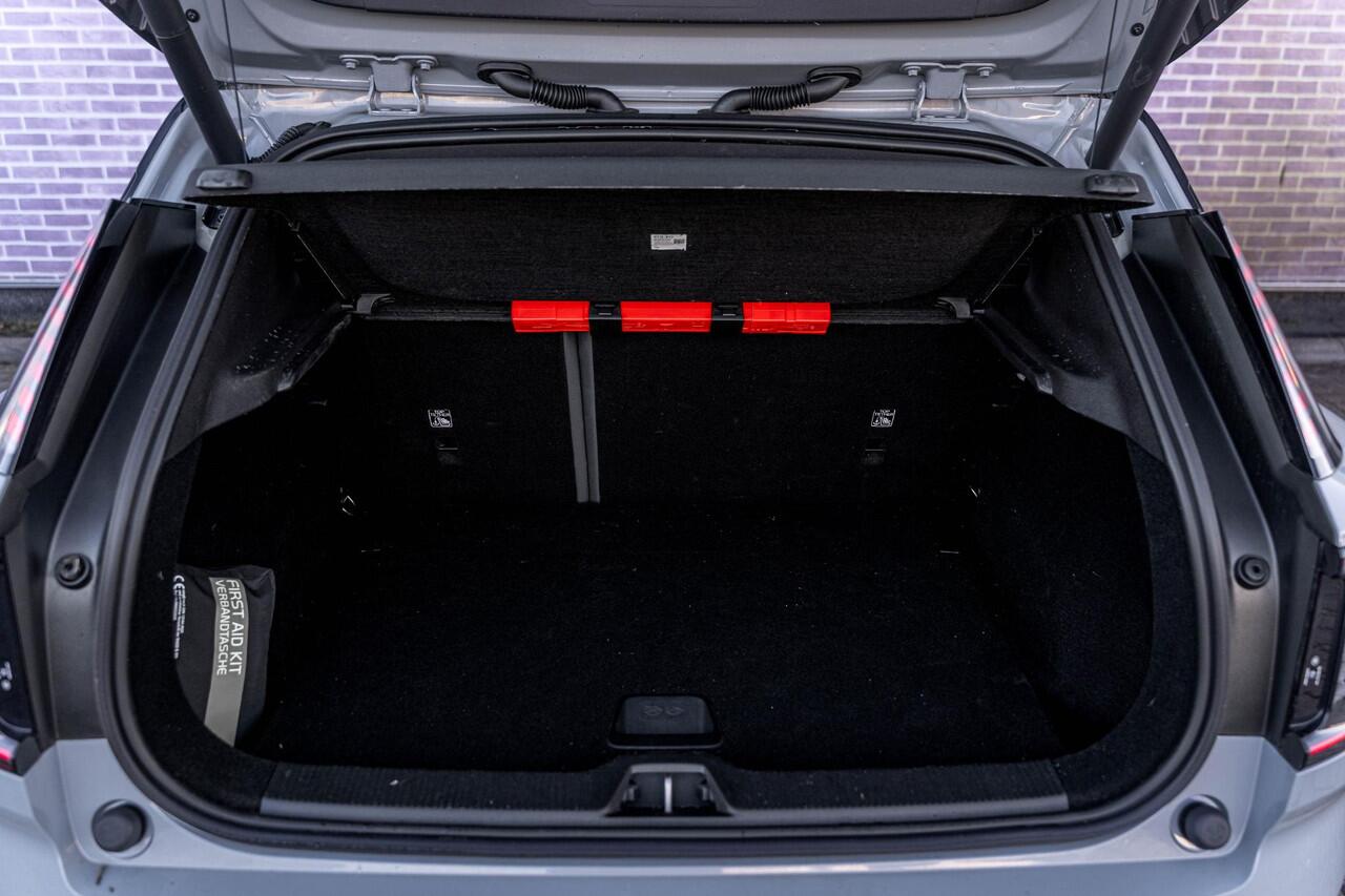 Volvo EX30 Twin Motor AWD Performance 69 kWh Plus | Google | Stoel-/Stuurverwarming | Keyless Entry | Camera | Adaptieve Cruise Control | 20" wielen | Elektrische Achterklep | Getint Glas | Warmtepomp | Dodehoekdetectie |