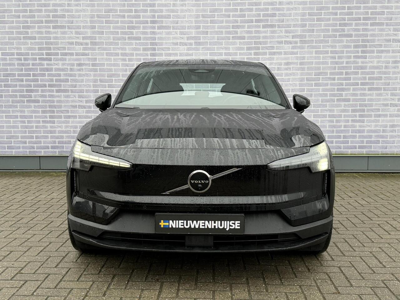 Volvo EX30 Single Motor Extended Range Ultra 69 kWh | Adaptieve Cruise Control | Panoramadak | Harman Kardon Audio | Warmtepomp | 360 Parkeercamera | BLIS |