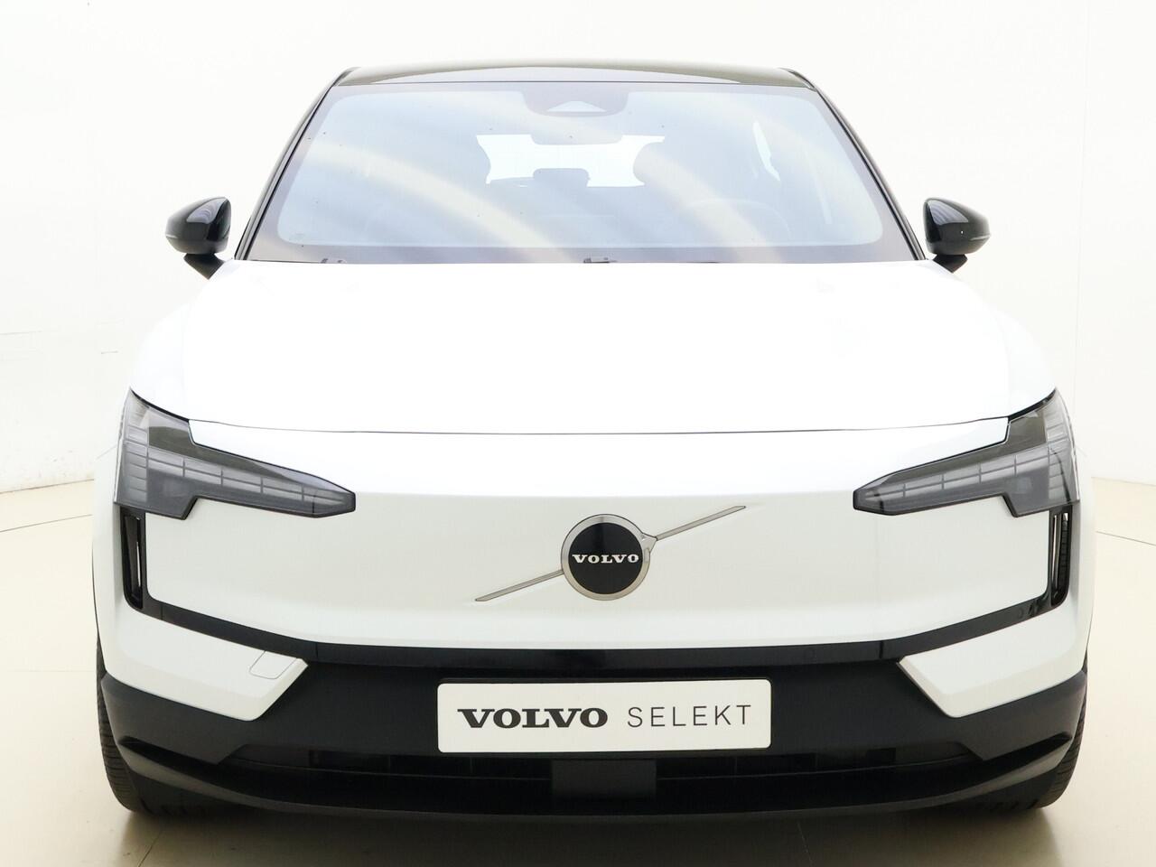 Volvo EX30 Extended Range Plus 69 kWh | BLIS | Keyless | H&K Audio | Adapt. Cruise | Camera | El. Achterklep |