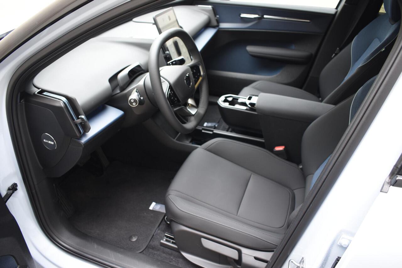 Volvo EX30 272PK Single Motor Extended Range Plus 69 kWh / Climate pack / Cloud Blue / 20 Inch Velgen