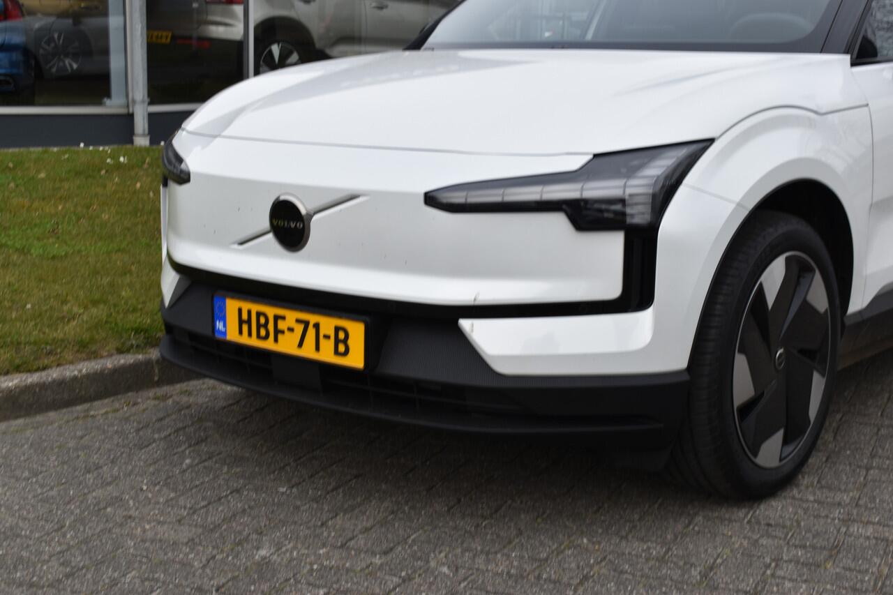 Volvo EX30 Extended Range Plus 69 kWh | ACC | Blis | H&K | Camera | 19"LMV | Elektr. klep