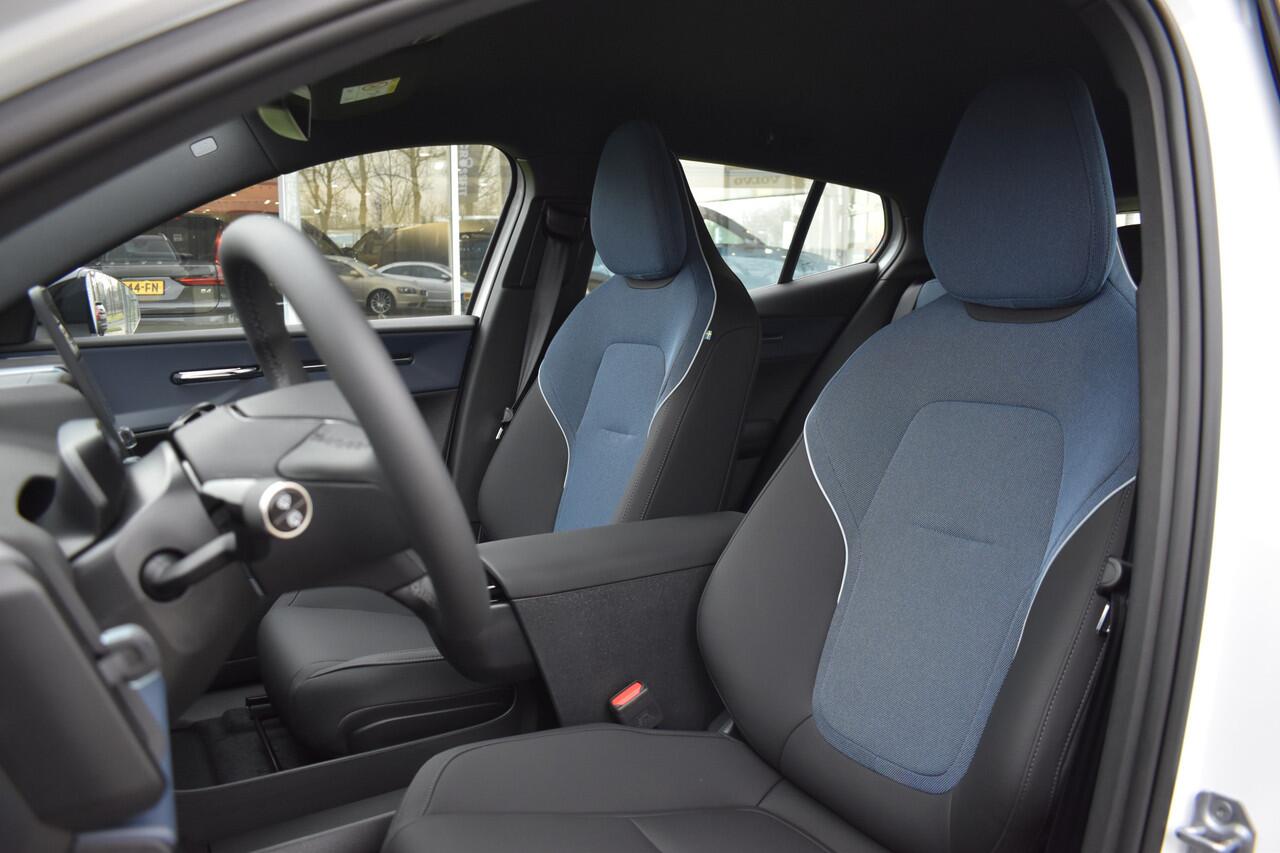 Volvo EX30 Extended Range Plus 69 kWh | 6000,- korting | Climate Pack | Apple Carplay | H&K | Camera | 19'LMV | ACC