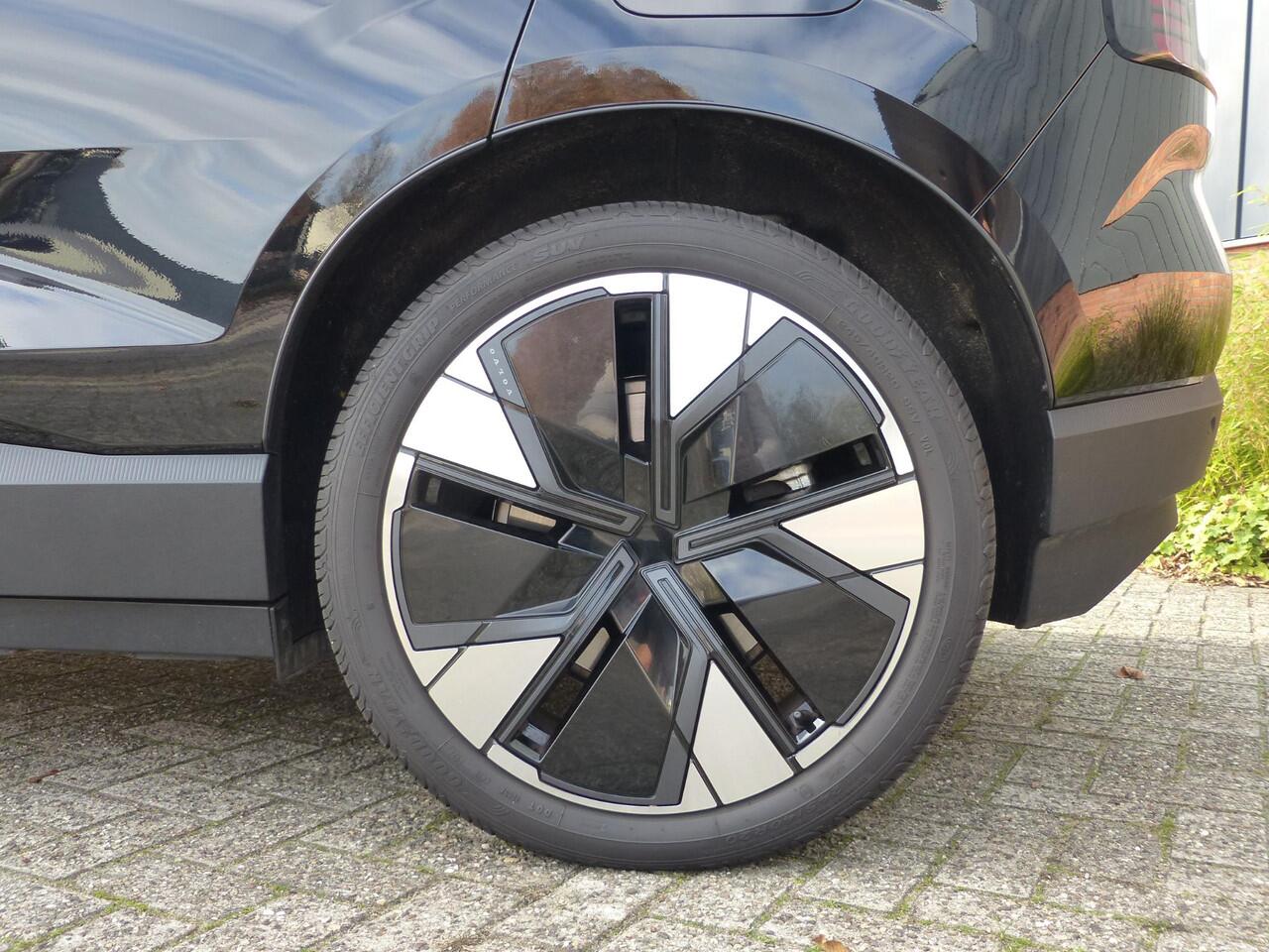 Volvo EX30 Single Motor Extended Range Plus 69 kWh |Climate| 20 inch|