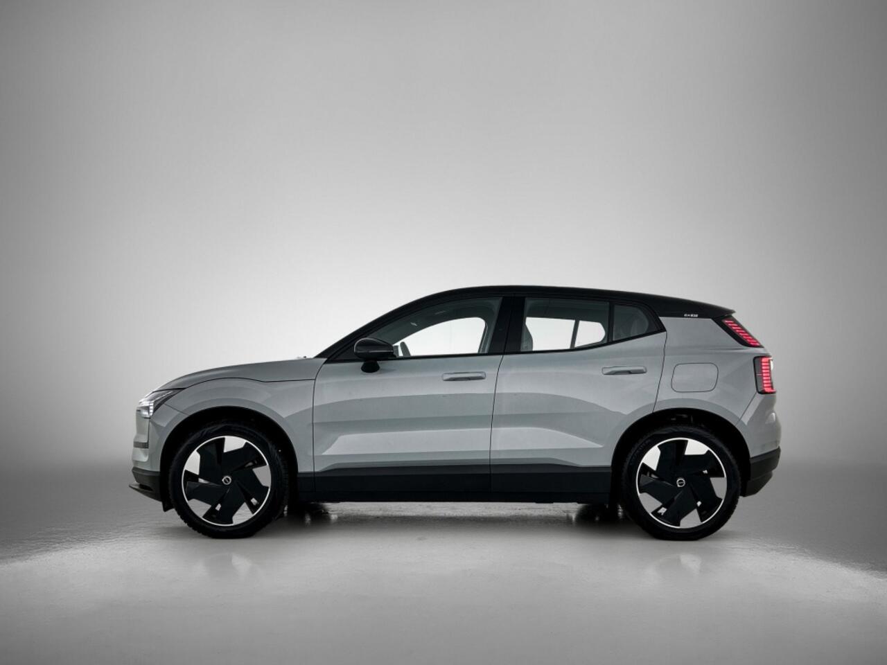 Volvo EX30 Extended Range Plus | Pine | Trekhaak | Climate Pack |