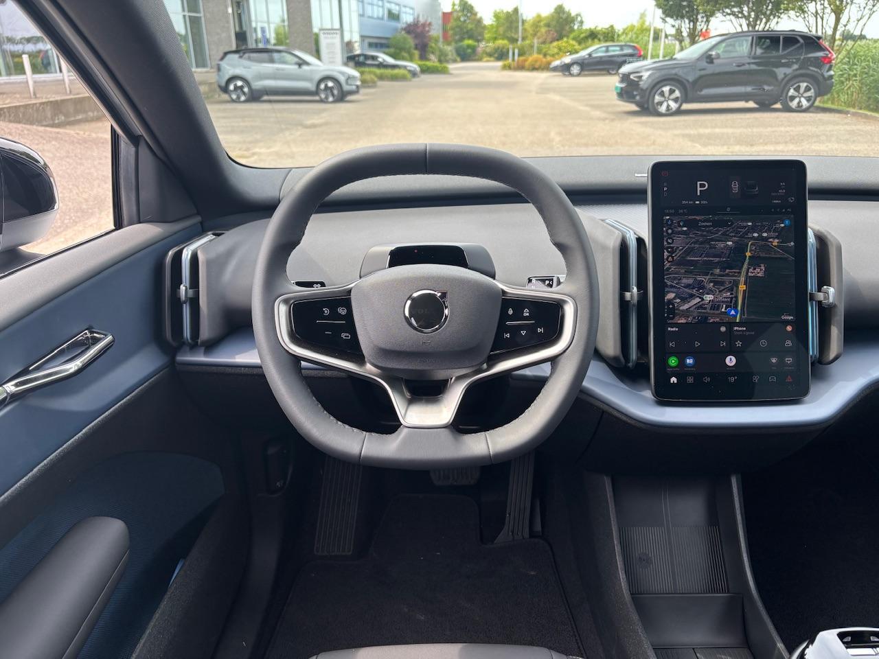 Volvo EX30 Single Motor Extended Range Plus 69 kWh 20 Inch | Getint glas achter | DEMO |