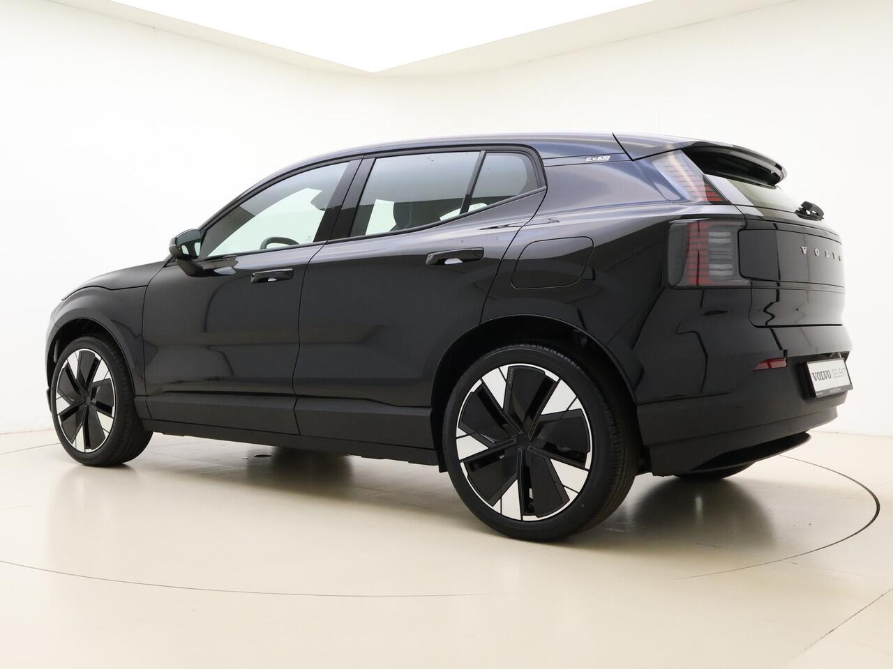 Volvo EX30 Extended Range Plus / NIEUW / DIRECT LEVERBAAR / 20'' / METALLIC LAK / ACC / BLIS / ELEKTR. ACHTERKLEP /