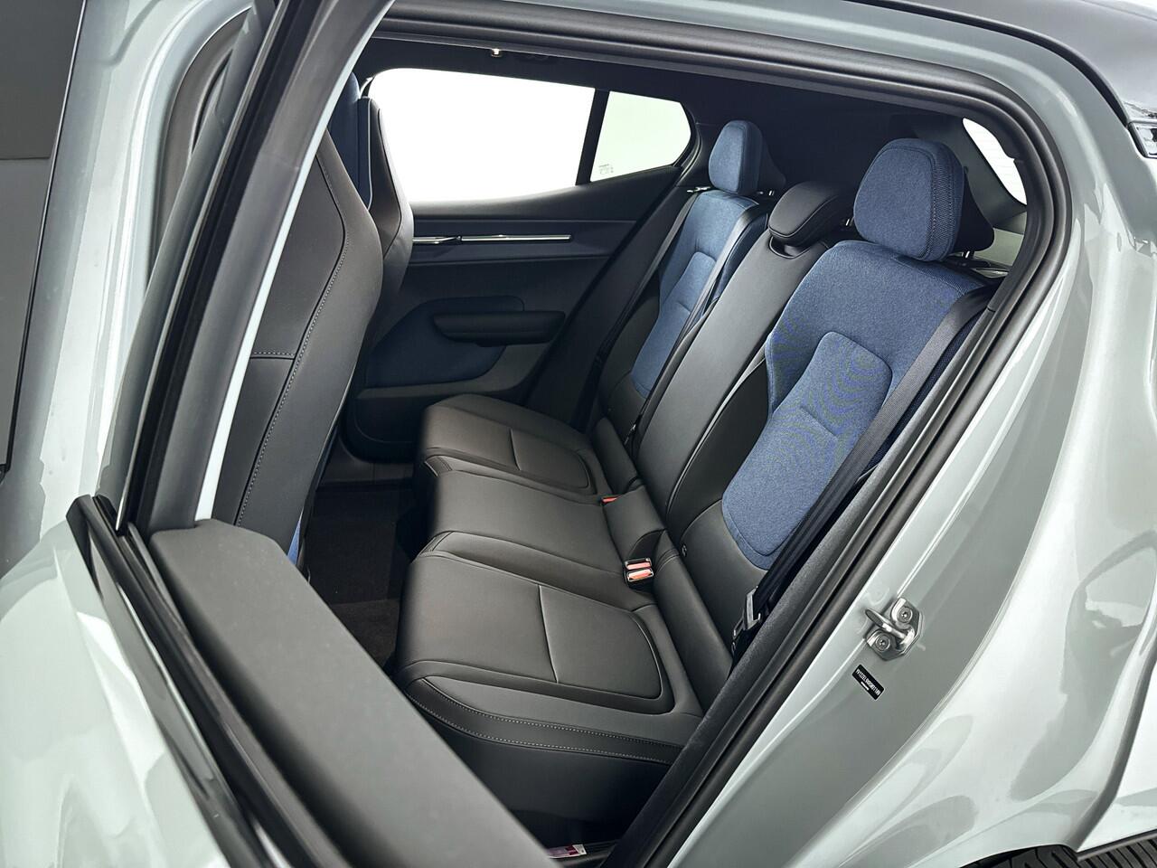 Volvo EX30 Single Motor Extended Range Ultra 69 kWh | Panoramadak | Harman Kardon | 360º camera