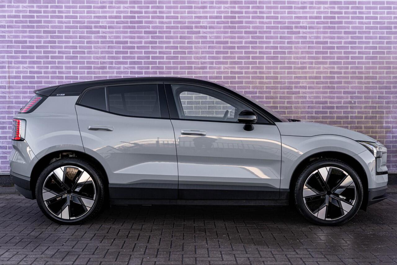 Volvo EX30 Twin Motor AWD Performance 69 kWh Plus | Google | Stoel-/Stuurverwarming | Keyless Entry | Camera | Adaptieve Cruise Control | 20" wielen | Elektrische Achterklep | Getint Glas | Warmtepomp | Dodehoekdetectie |