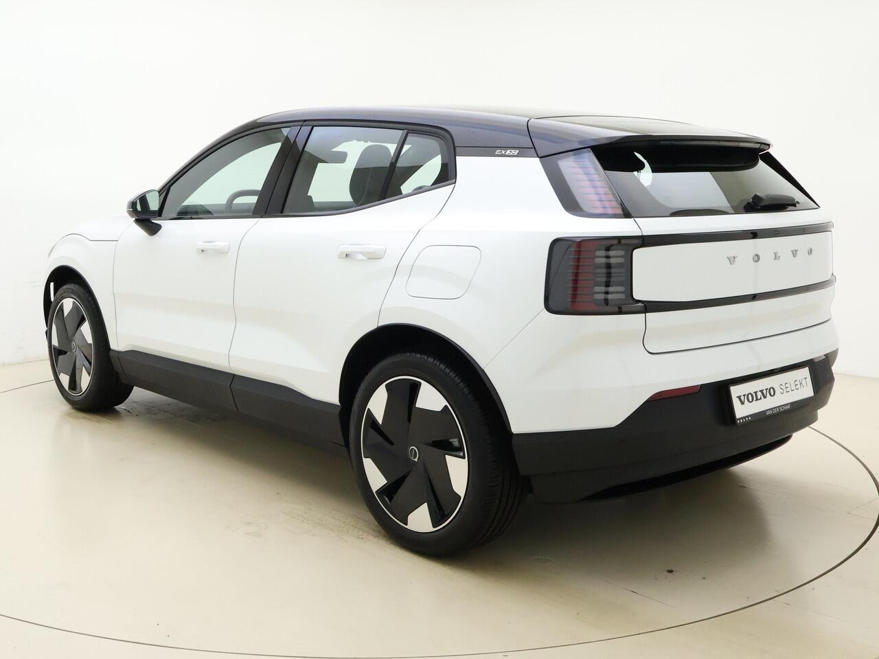 Volvo EX30 Extended Range Plus / El. Achterklep / Adapt. Cruise / BLIS / PDC + Camera /