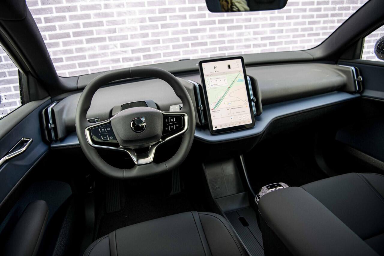 Volvo EX30 Single Motor Extended Range Ultra 69 kWh | Panoramadak | 360 camera | 22KW Lader | Park Assist Pilot | Power Seats |