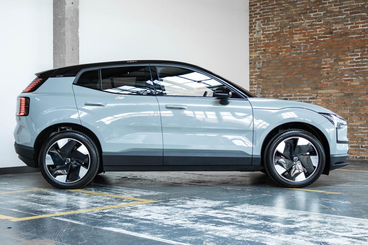 Volvo EX30 Single Motor Extended Range Plus 69 kWh | | Getint Glas Achter | Adaptieve Cruise Control | Keyless Entry | Parkeersensoren | Dodehoekdetectie Met Correctie | Apple Carplay/Android Auto | Rijstrooksensor Met Correctie