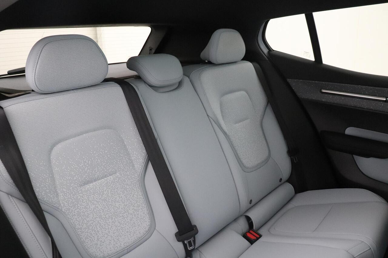 Volvo EX30 TWIN MOTOR PERFORMANCE ULTRA 69 kWh -PANO.DAK|HARMAN/KARDON|CLIMATE|360°CAM|20"|AUT.PARKEREN