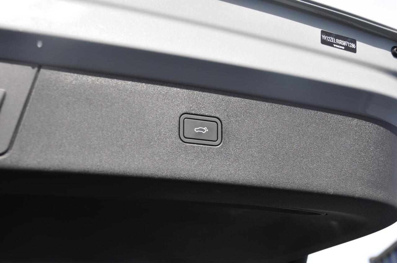 Volvo EX30 272PK Automaat Single Motor Extended Range Plus /Adaptieve Cruise Control/ Dodehoek Detectie / Parkeersensoren voor en achter/ Achteruitrijcamera/ Warmtepomp/ Google Services/