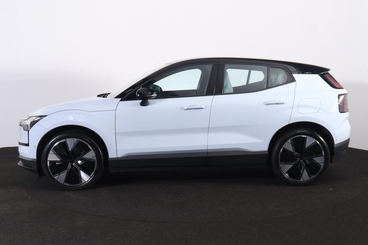 Volvo EX30 Twin Motor Ultra 69 kWh - IntelliSafe Assist & Surround - 360° camera - Voorstoelen elektrisch verstelbaar - Verwarmde voorstoelen & stuur - Panoramadak - Parkeersensoren voor & achter - Draadloze tel. lader - 20' LMV