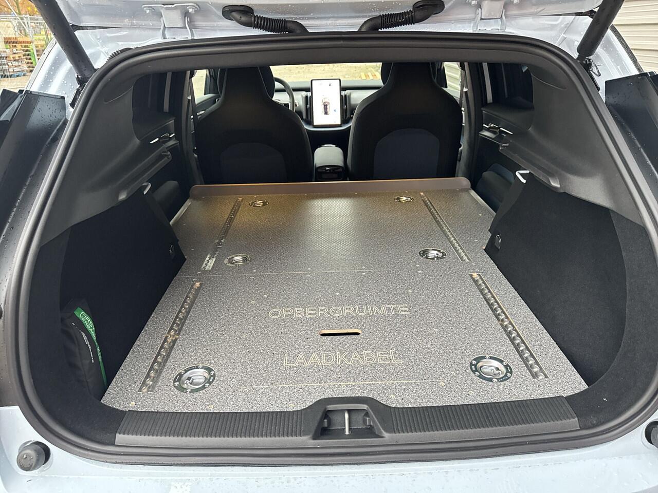 Volvo EX30 Extended Range Plus 69 kWh / Volvo EX30 Cargo Bedrijfsauto /