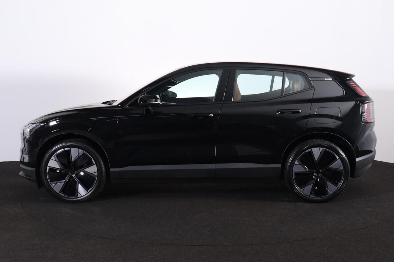 Volvo EX30 Single Motor Extended Range Plus 69 kWh - Lederen bekleding - 20' LMV - Adaptive Cruise Control - Pilot Assist - BLIS dodehoekassistentie - Harman Kardon premium audio - Keyless Drive - Elektr. bedienbare achterklep - Parkeersensoren voor & achter - Parke