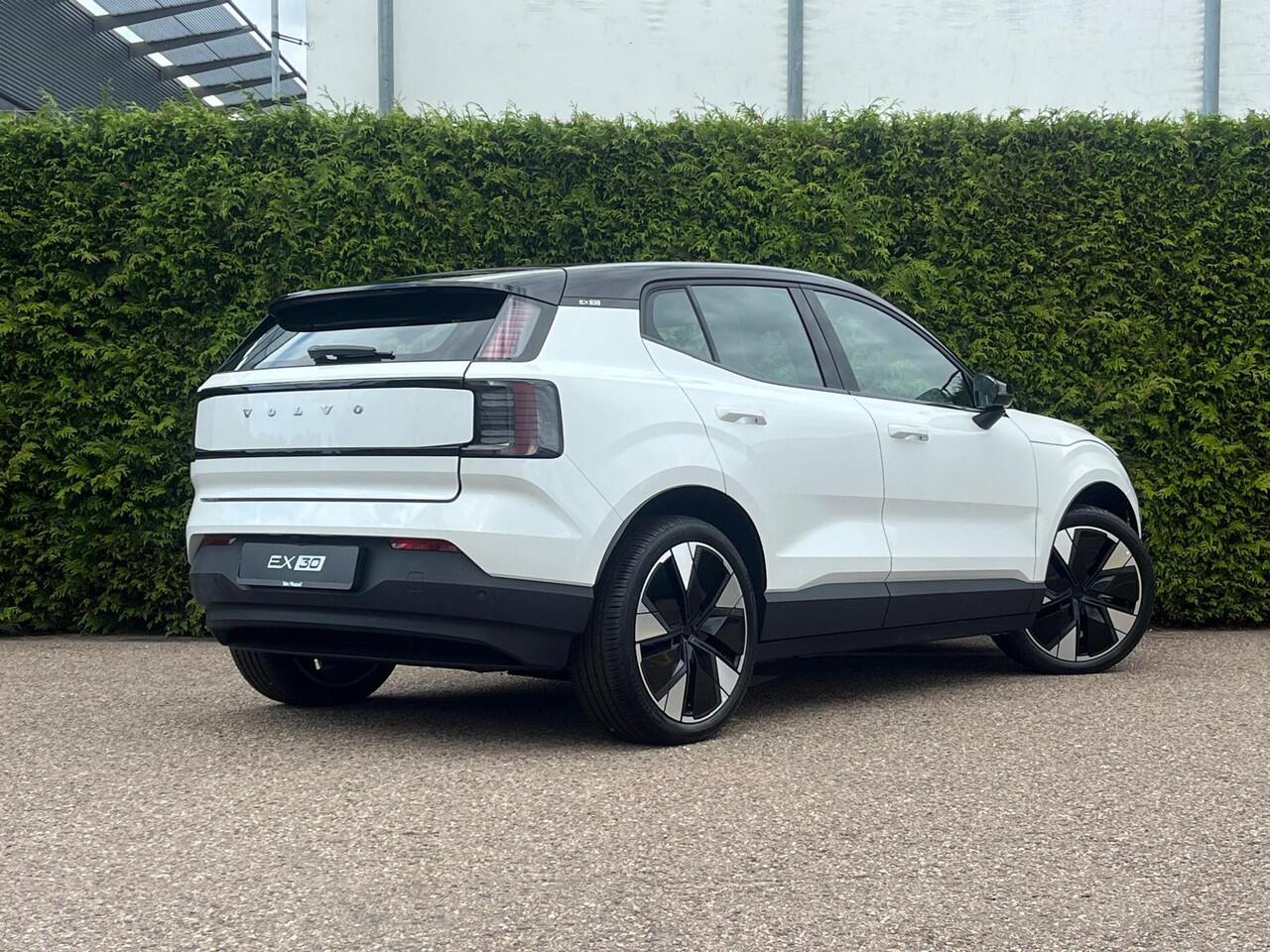 Volvo EX30 Single Motor Extended Range Plus 69 kWh | 20 inch Aero wielen | Nieuw uit voorraad | LAAGSTEPRIJS garantie