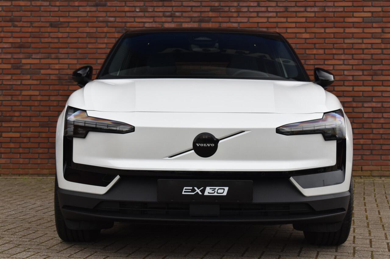 Volvo EX30 Extended Range 272PK Plus | Black Pack | Harman/Kardon |