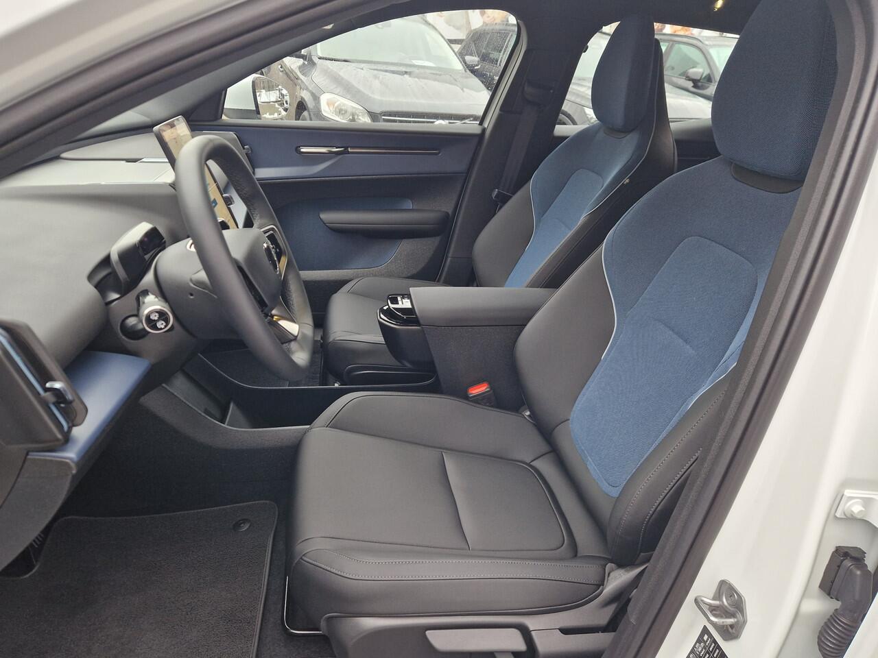 Volvo EX30 Single Motor Extended Range Core 69 kWh NL AUTO! Climate Pack